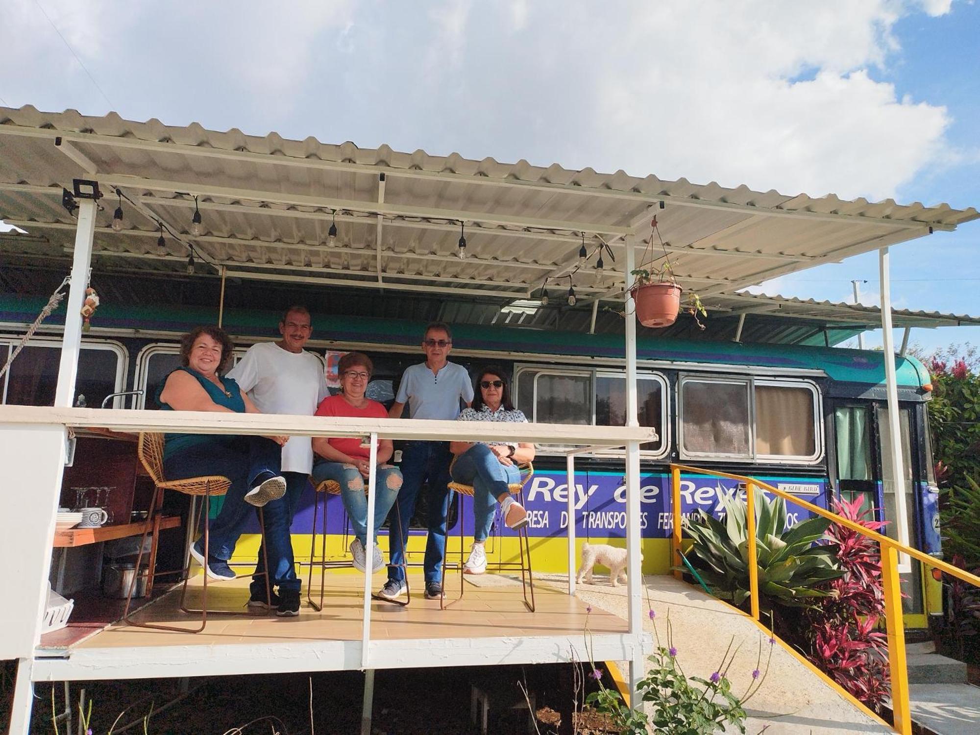 Dreamcatcher House Bus Experience 2 *